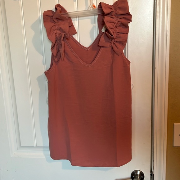 entro Tops - NWOT TANK TOP M